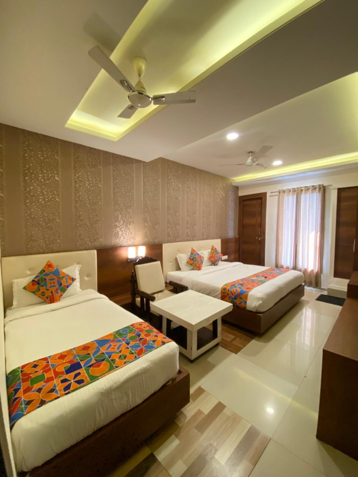 Hotel Damanis Udaipur Exterior photo