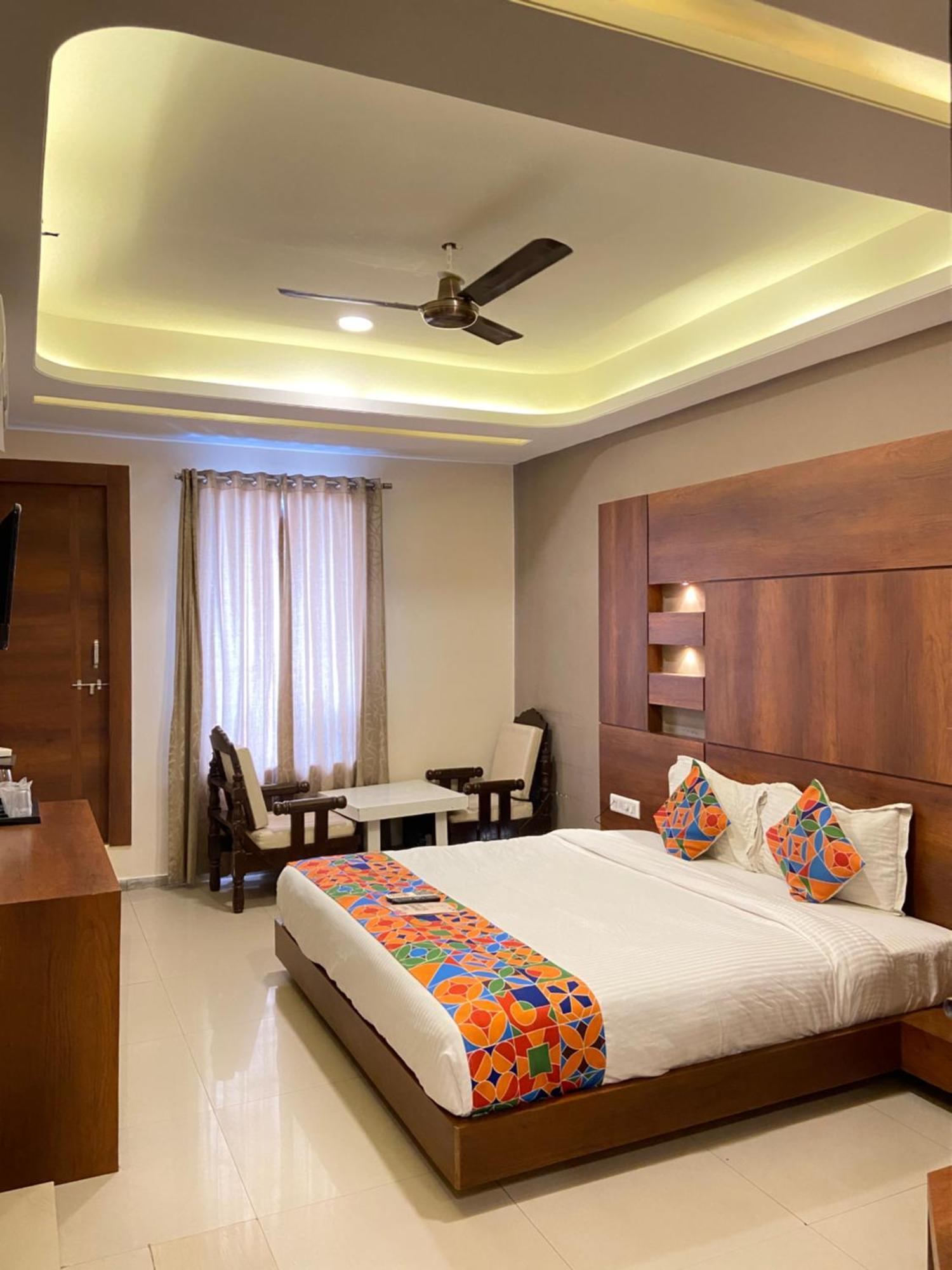 Hotel Damanis Udaipur Exterior photo